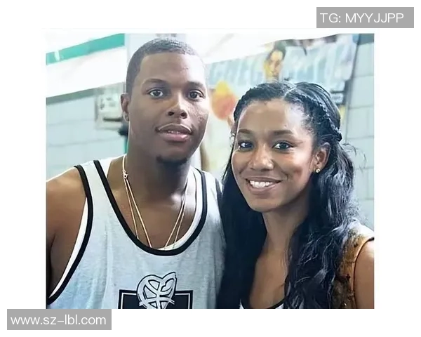 足球明星太太团的魅力与风采大揭秘,揭开她们背后的故事与生活点滴 足球明星太太团的魅力与风采大揭秘,揭开她们背后的故事与生活点滴