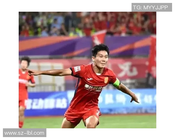 五位足球明星的传奇故事与他们在绿茵场上的辉煌成就分享